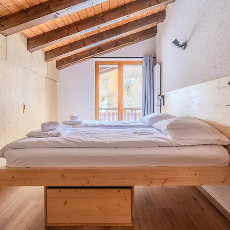 Mayens De L Ours Cz 030 - Mountain 6 Per *